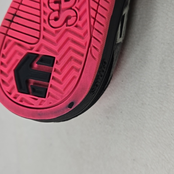 Etnies Skatergirl Black and Pink Sneakers - Picture 8 of 10